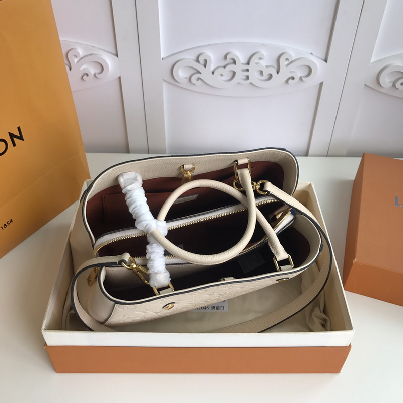 Louis Vuitton AAA-Montaigne MM-M44061 White-4