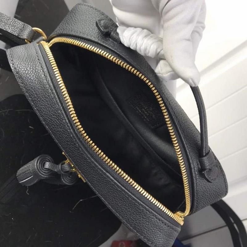 Louis Vuitton Saintonge M44593-5