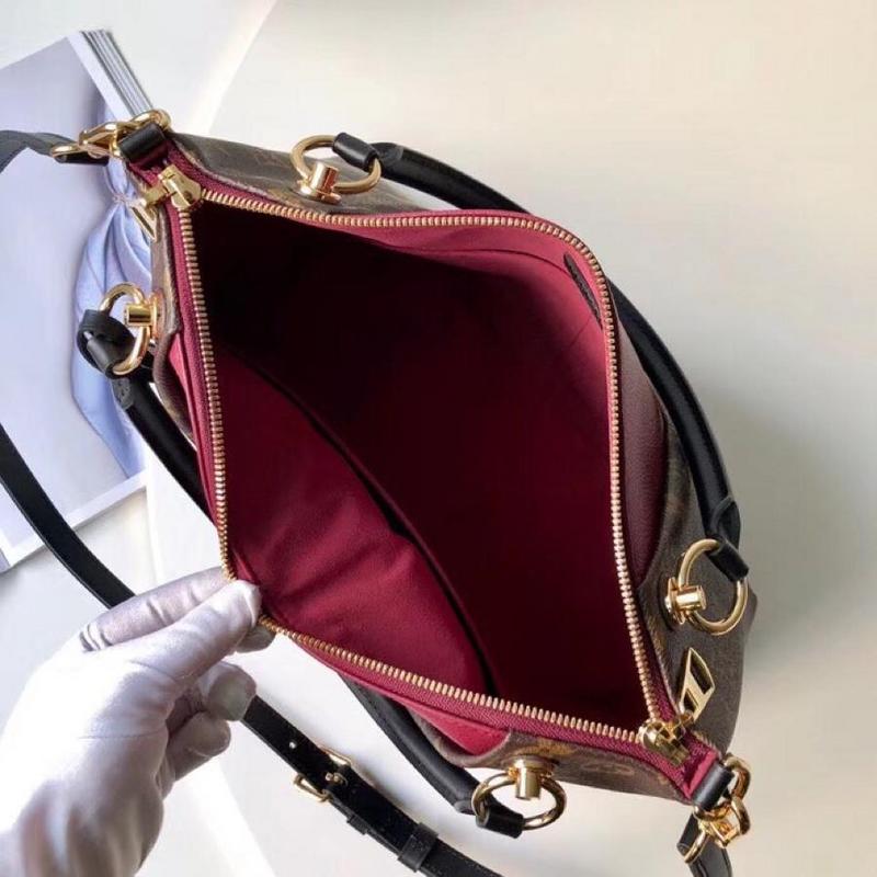 Louis Vuitton v Tote MM M43949-10