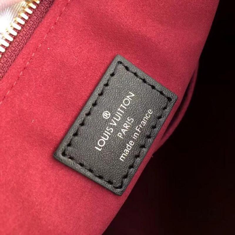 Louis Vuitton v Tote MM M43949-11