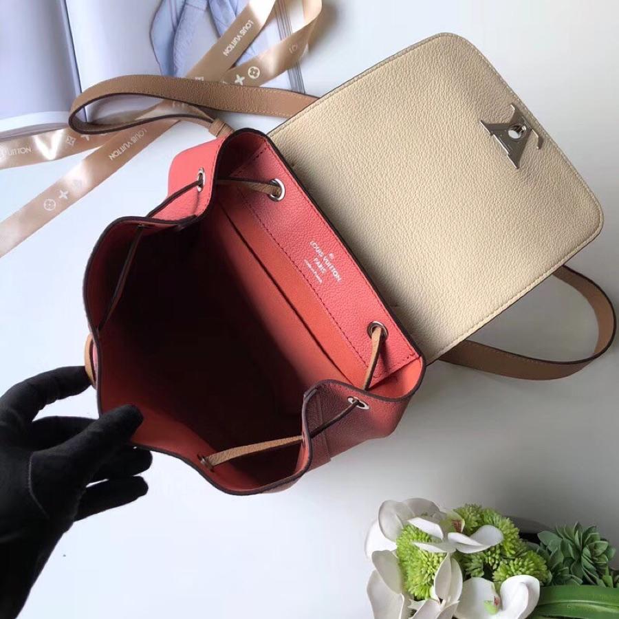 Louis Vuitton AAA-LockMe Backpack M41815-4