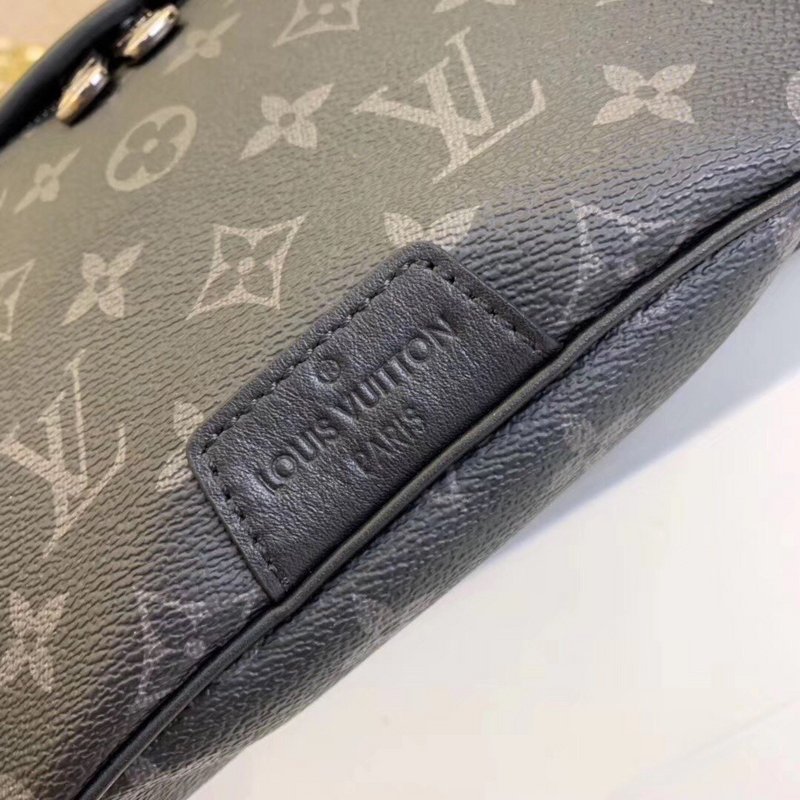 Louis Vuitton Discovery BumBolsa M44336-4