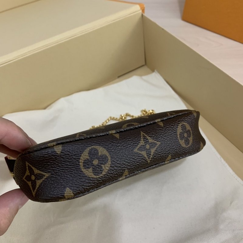 Louis Vuitton Mini Pochette AccessOires M58009-2
