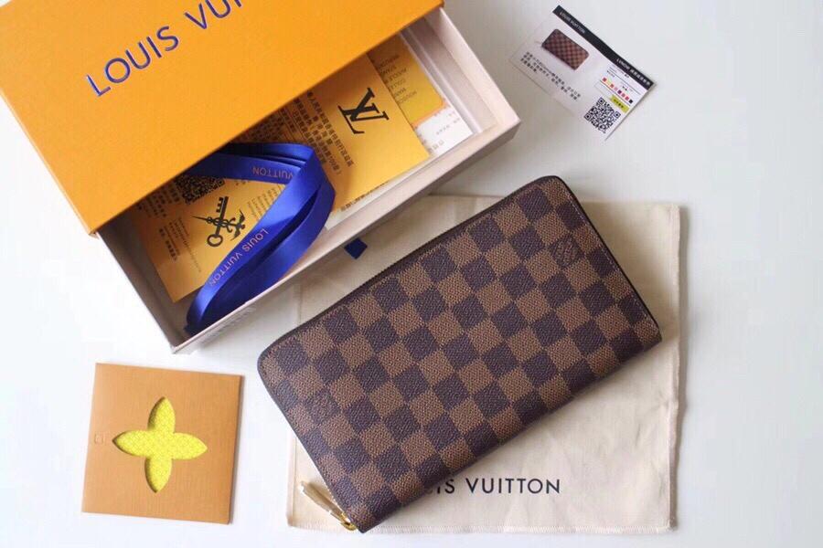 Louis Vuitton Men's Zippy Organizer-3