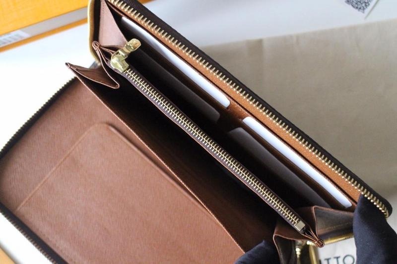 Louis Vuitton Men's Zippy Organizer-4