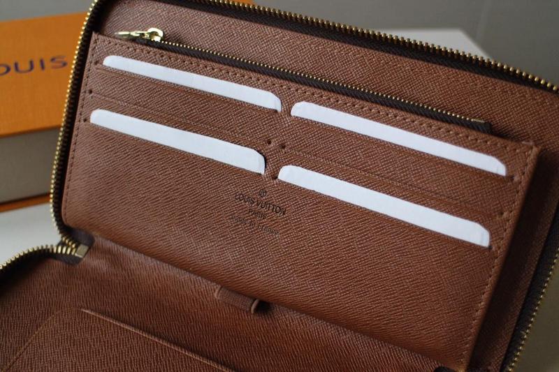 Louis Vuitton Men's Zippy Organizer-5