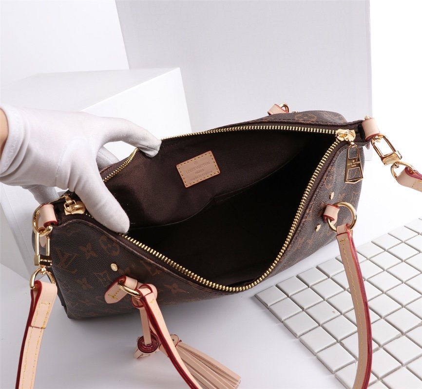 Louis Vuitton Lymington N40022-6