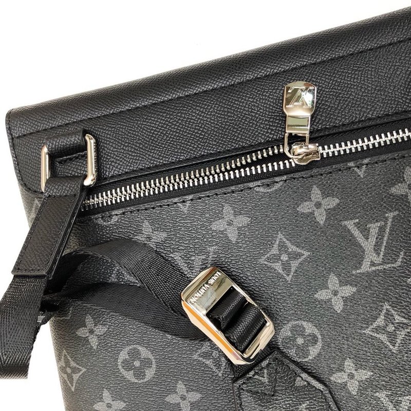 Louis Vuitton Flap Messenger M30413-2