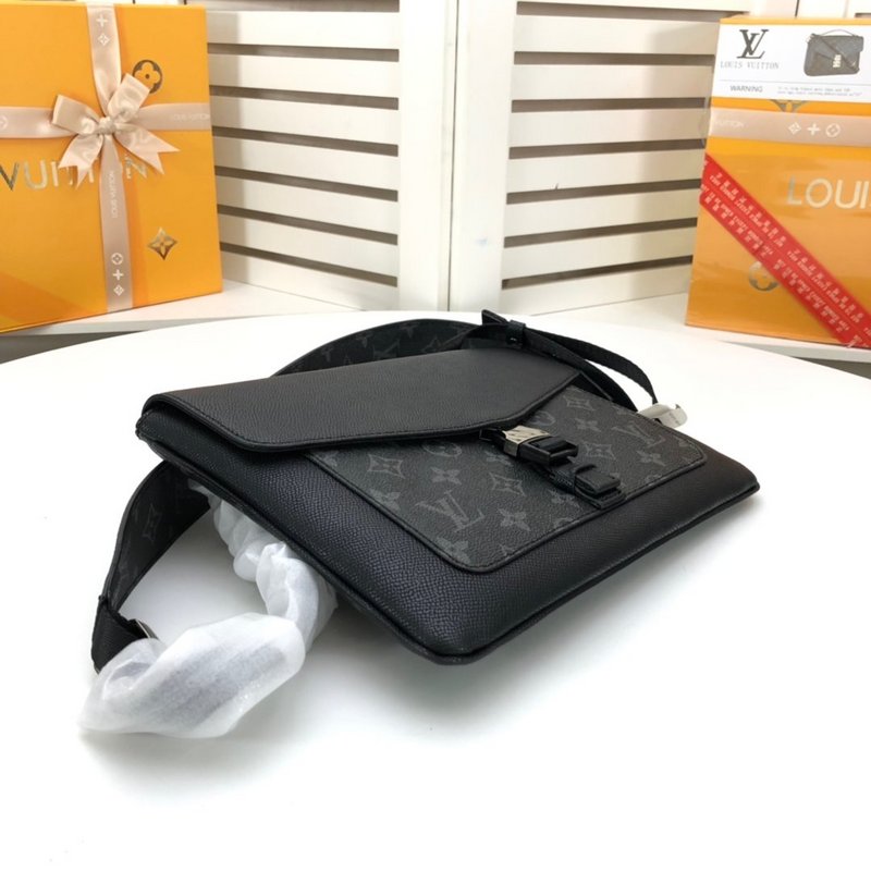 Louis Vuitton Flap Messenger M30413-3