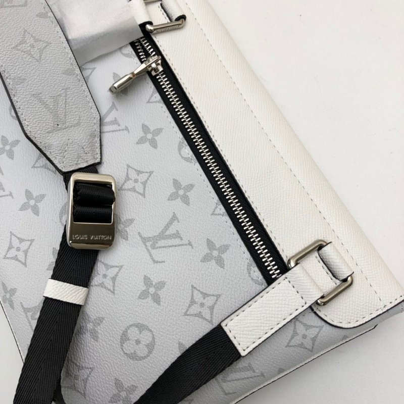 Louis Vuitton Flap Messenger M30413-5