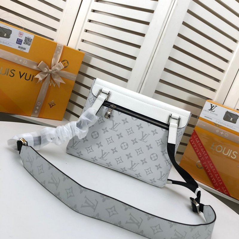 Louis Vuitton Flap Messenger M30413-7
