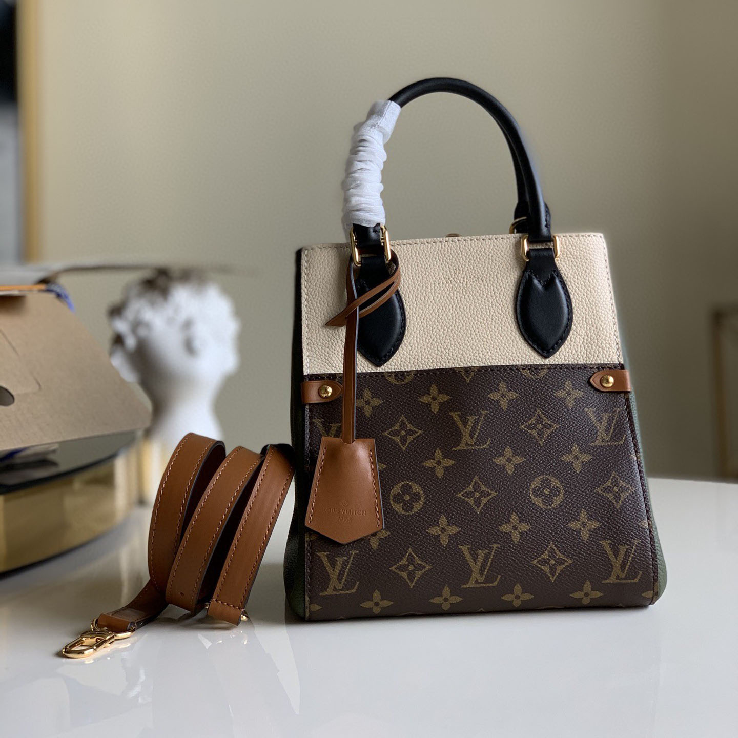 Louis Vuitton Fold Tote PM M45388-8