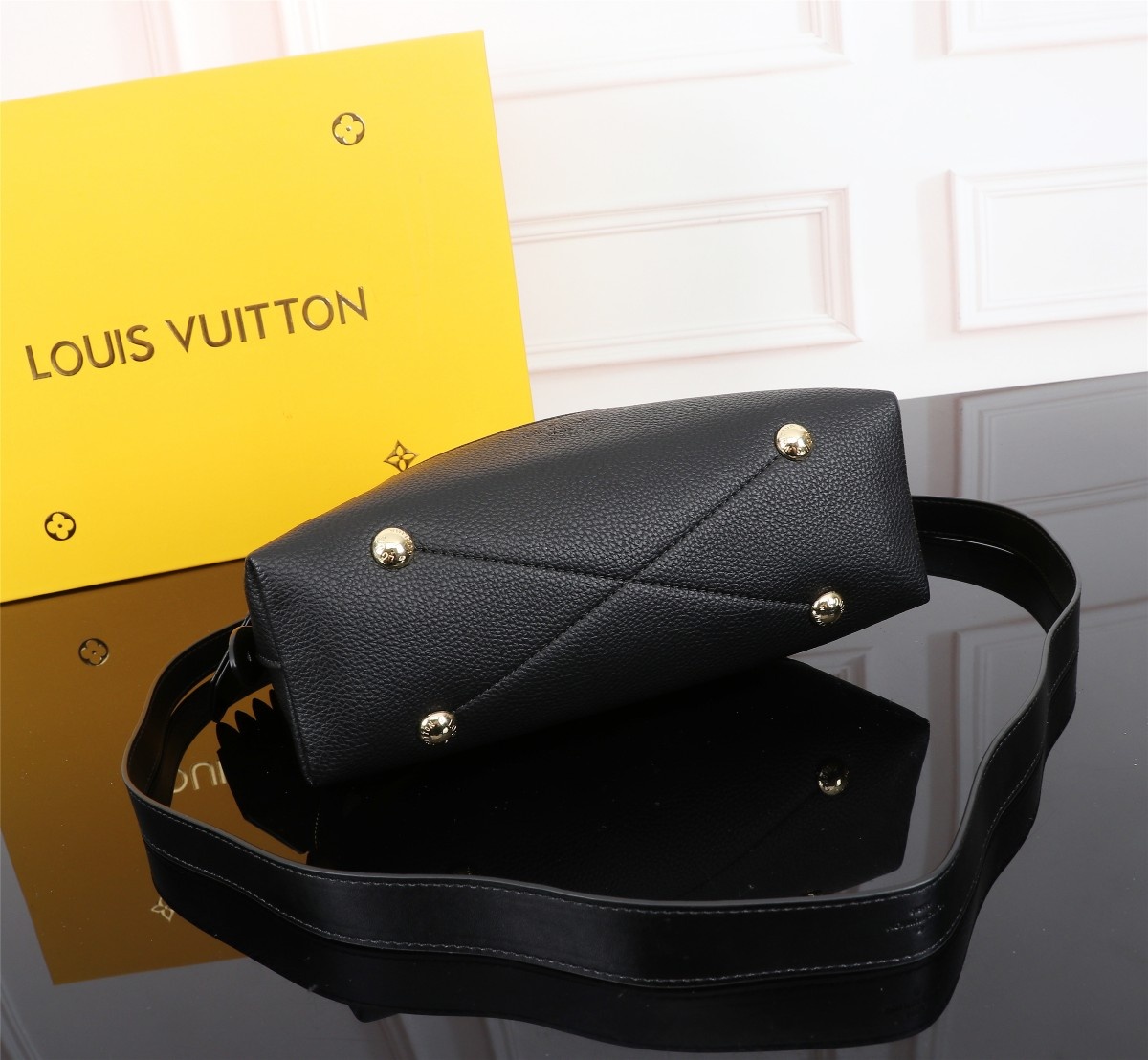 Louis Vuitton Crafty Onthego M44327-6