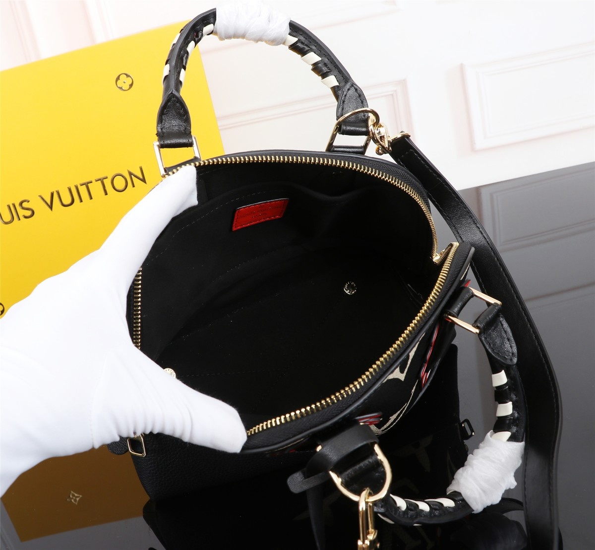 Louis Vuitton Crafty Onthego M44327-11