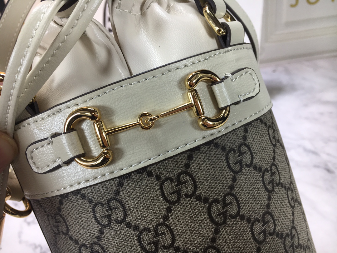 Gucci Horsebit 1955 Pequeña bolsa de cubo 637115-5