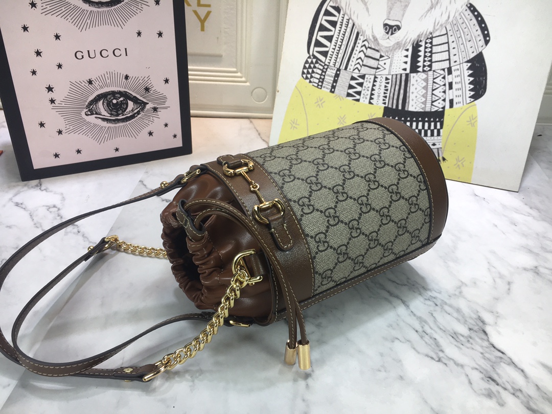 Gucci Horsebit 1955 Pequeña bolsa de cubo 637115-8