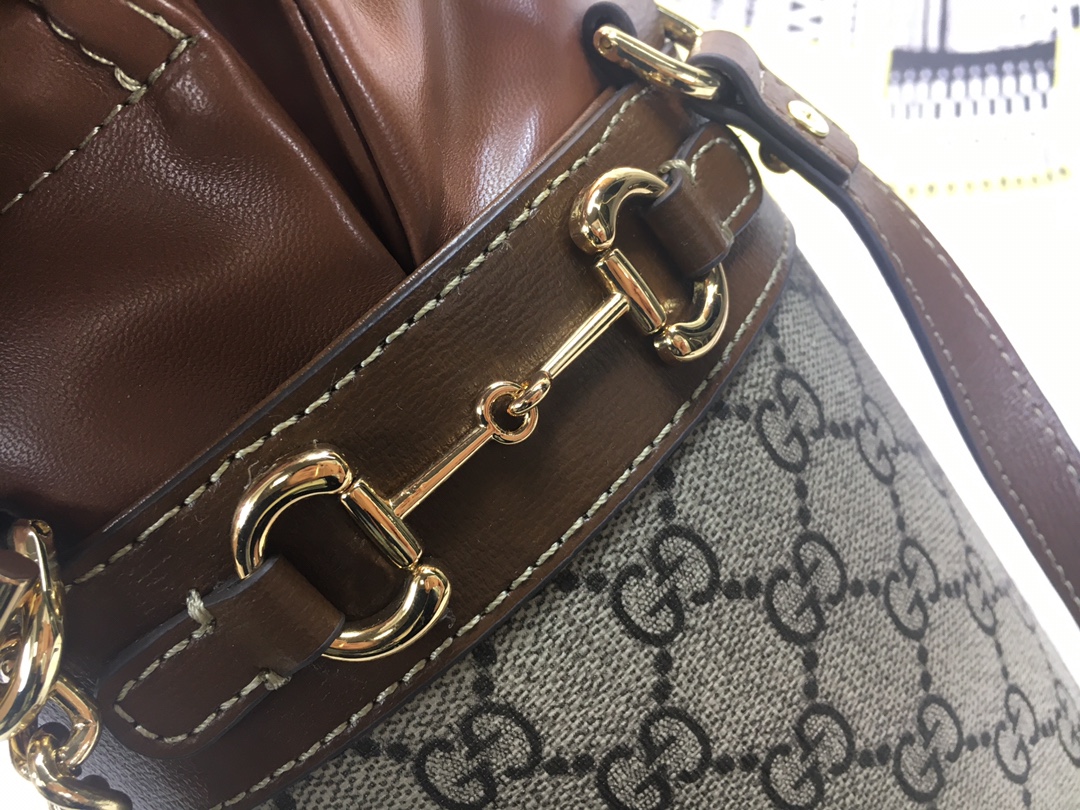 Gucci Horsebit 1955 Pequeña bolsa de cubo 637115-9