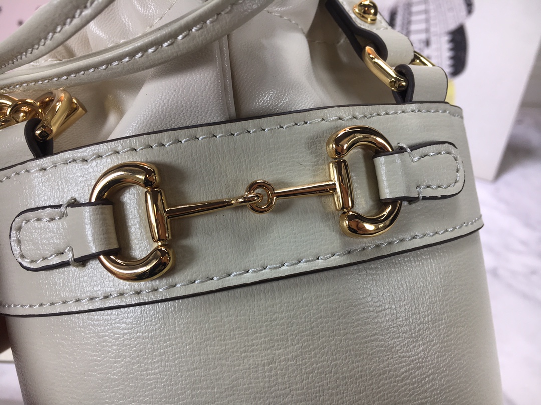 Gucci Horsebit 1955 Pequeña bolsa de cubo 637115-5