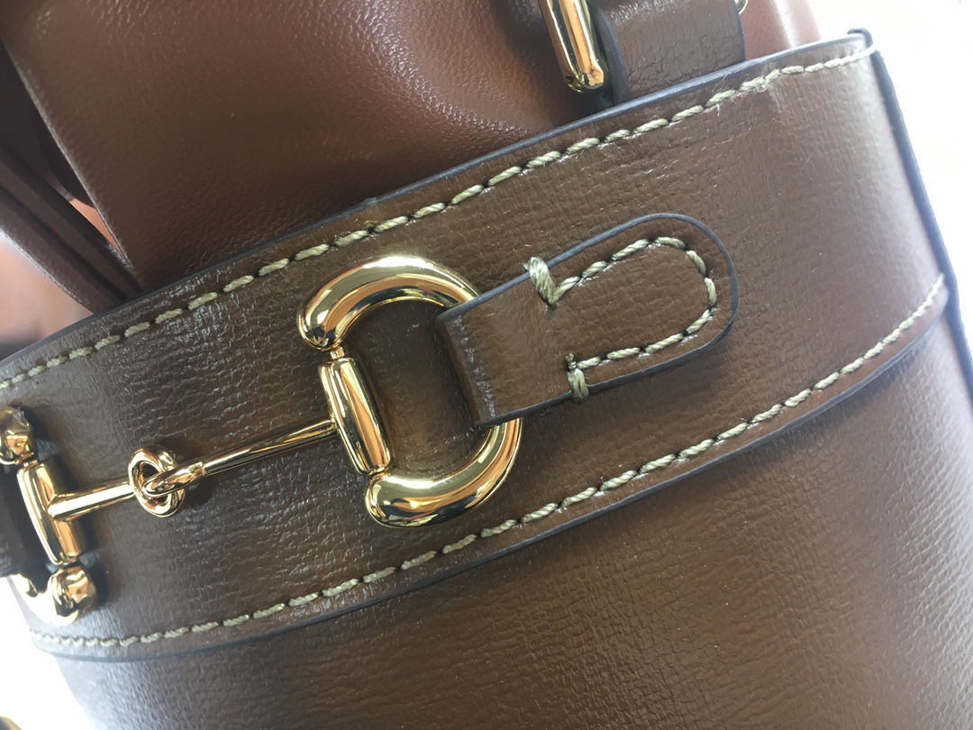 Gucci Horsebit 1955 Pequeña bolsa de cubo 637115-15