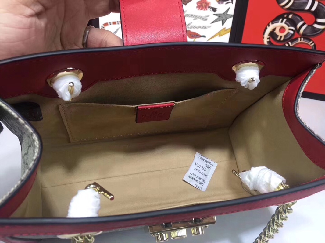 Gucci candado de hombro pequeño 498156-10