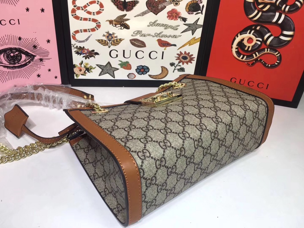Gucci candado de hombro pequeño 498156-12