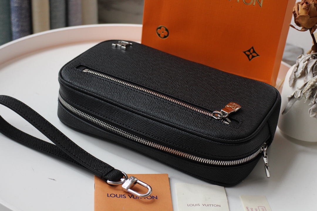 Louis Vuitton Pochette Kasai M30441-2