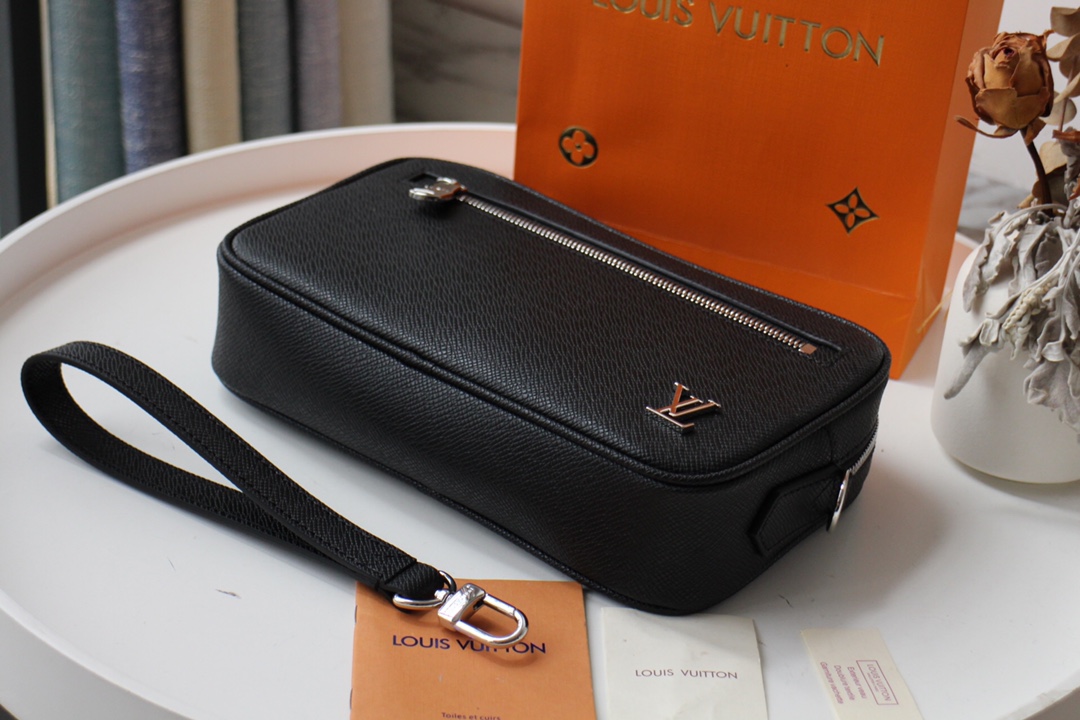 Louis Vuitton Pochette Kasai M30441-3