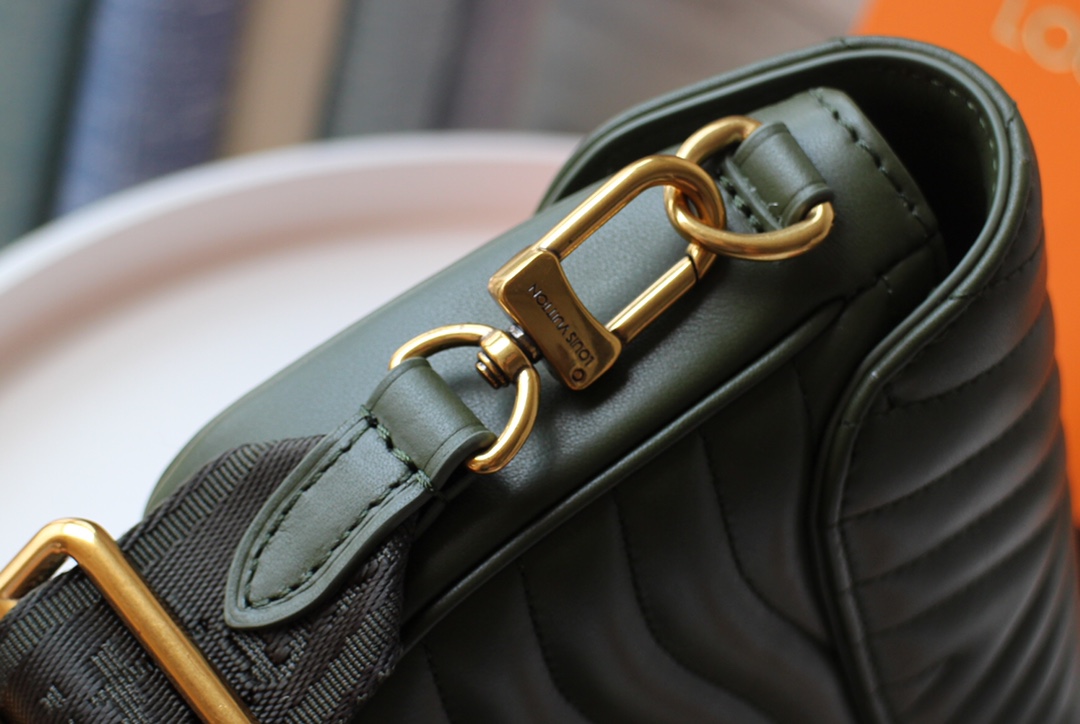 Louis Vuitton New Wave Multi-Pochette M56471-13