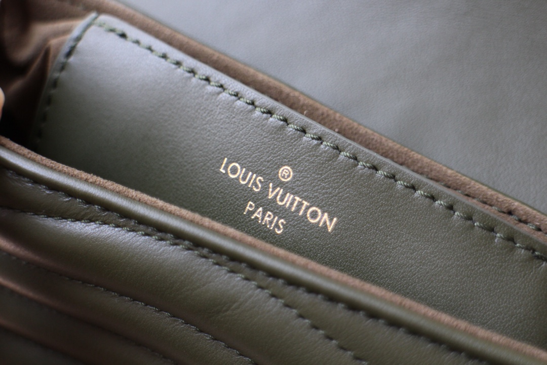 Louis Vuitton New Wave Multi-Pochette M56471-15