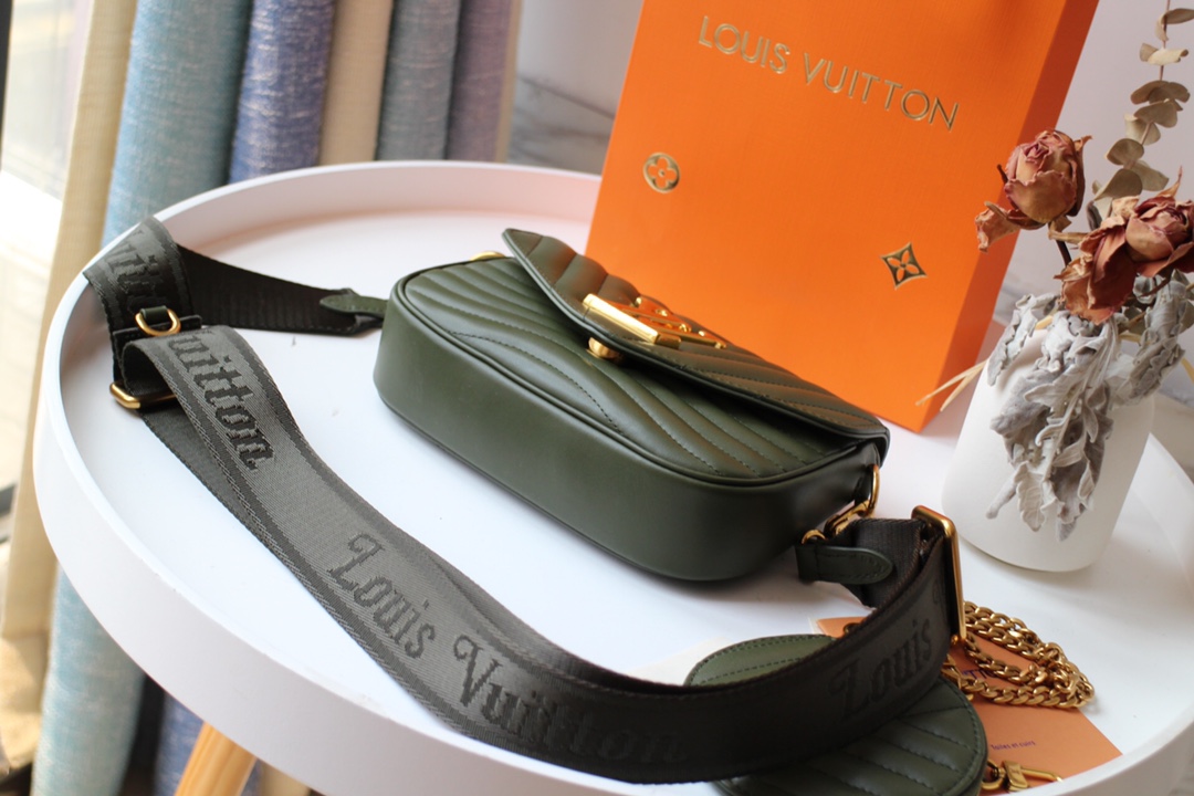 Louis Vuitton New Wave Multi-Pochette M56471-16