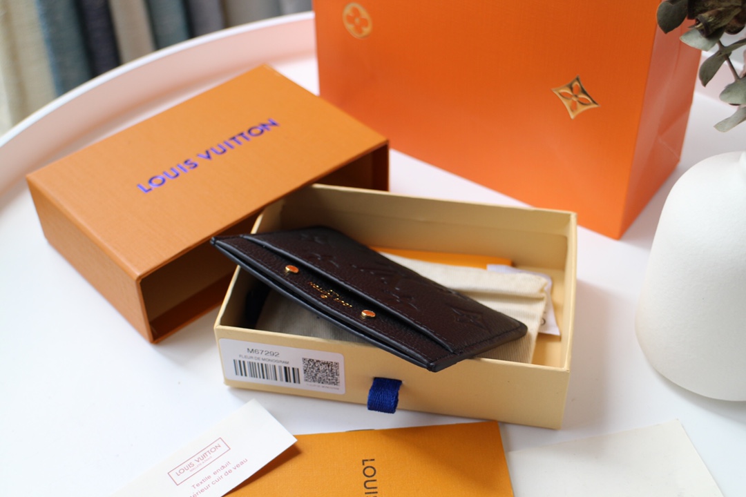 Titular de la tarjeta Louis Vuitton M69171-3