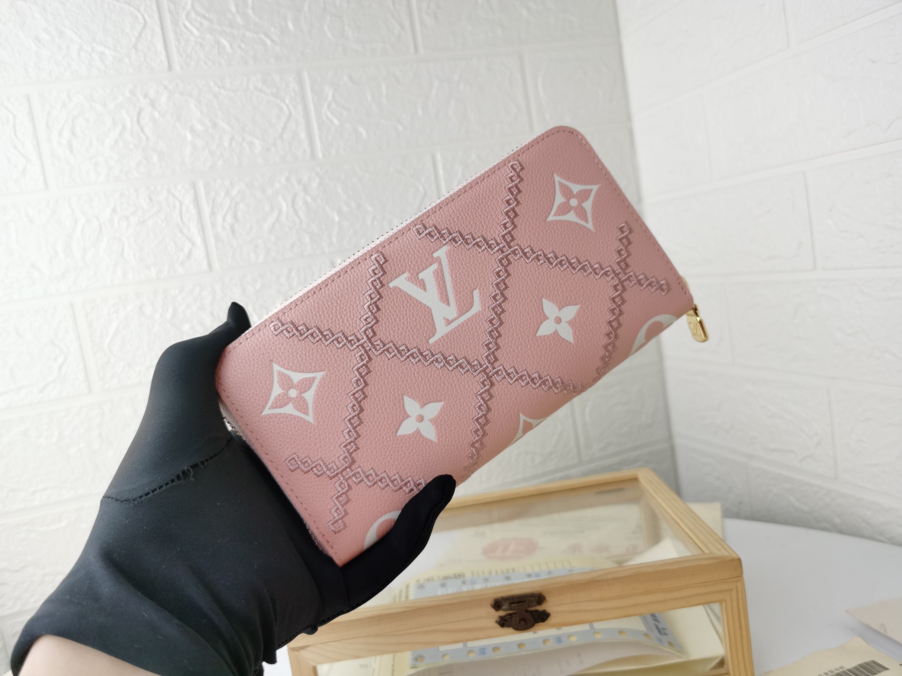 Louis Vuitton Monogram Empreinte Broderies Zippy Wallet-14