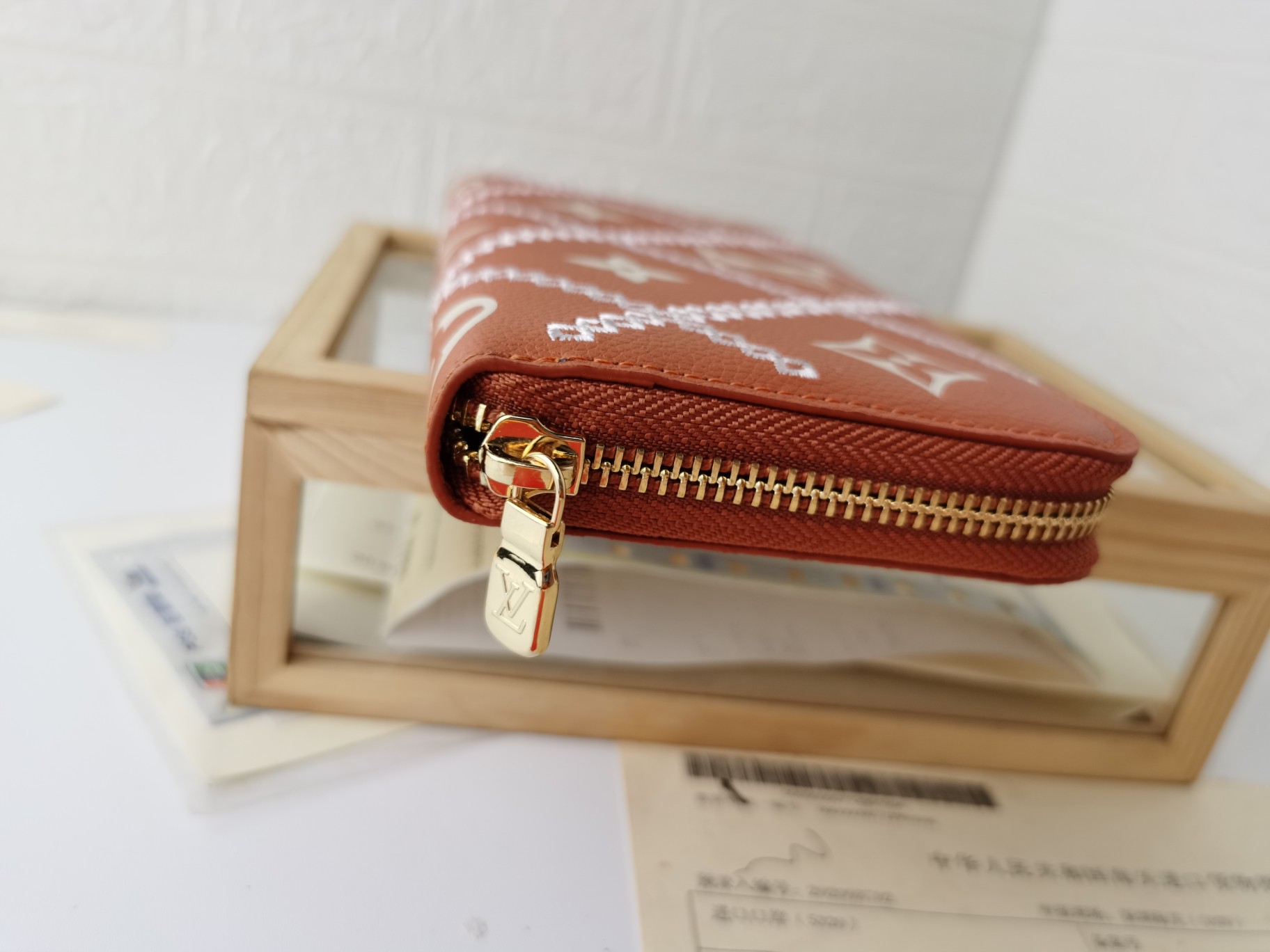 Louis Vuitton Monogram Empreinte Broderies Zippy Wallet-18
