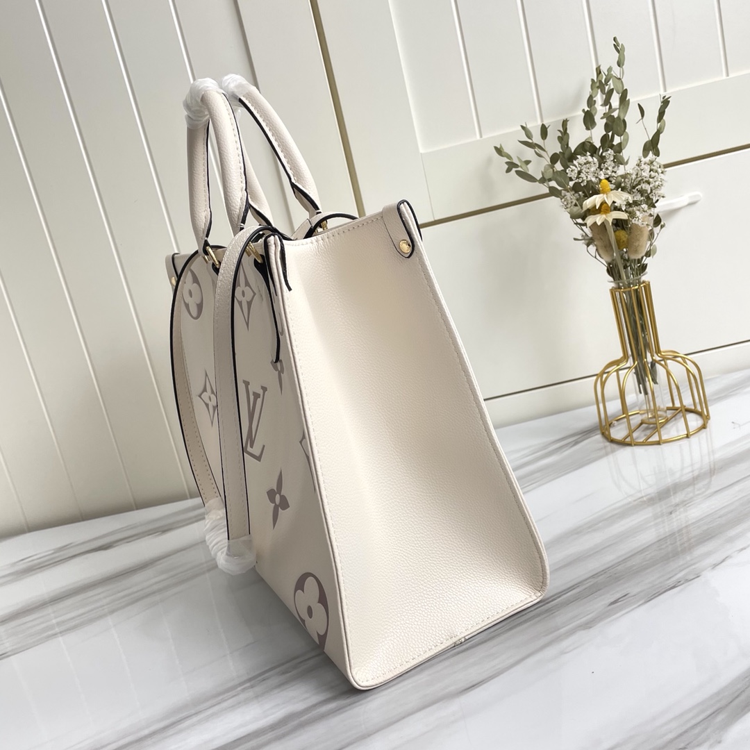 Louis Vuitton AAA-Onthgo MM Black/Beige-8