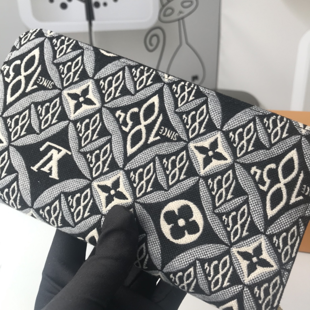 Louis Vuitton desde 1854 Zippy Wallet M69994-4