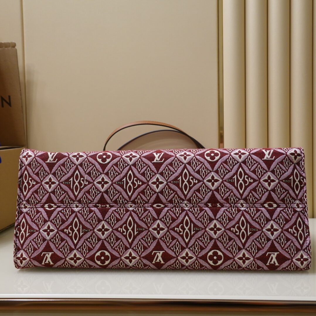 Louis Vuitton desde 1854 Onthgo GM Tote-3
