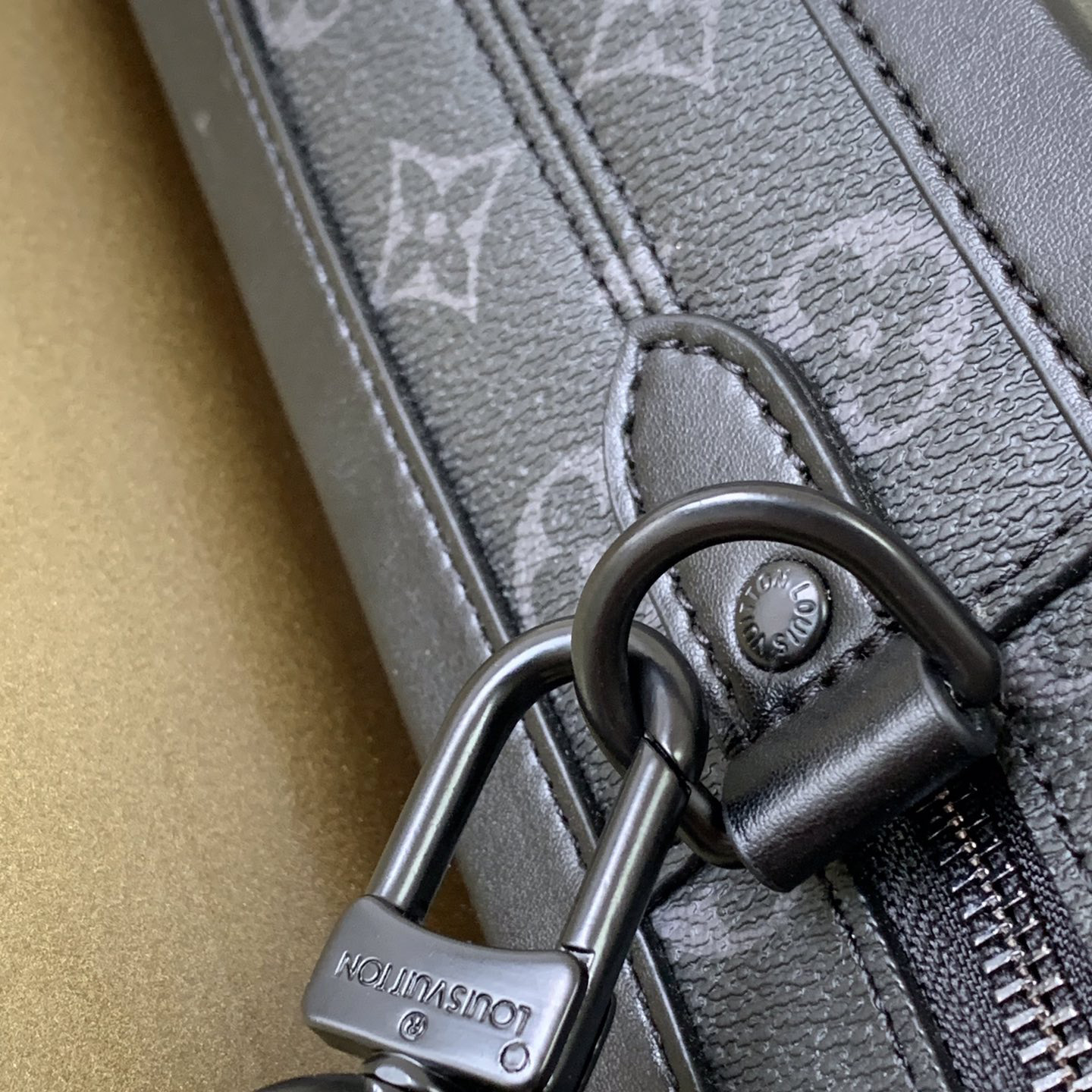 Louis Vuitton AAA-Soft Trunk Mainta de troncos M44952-5