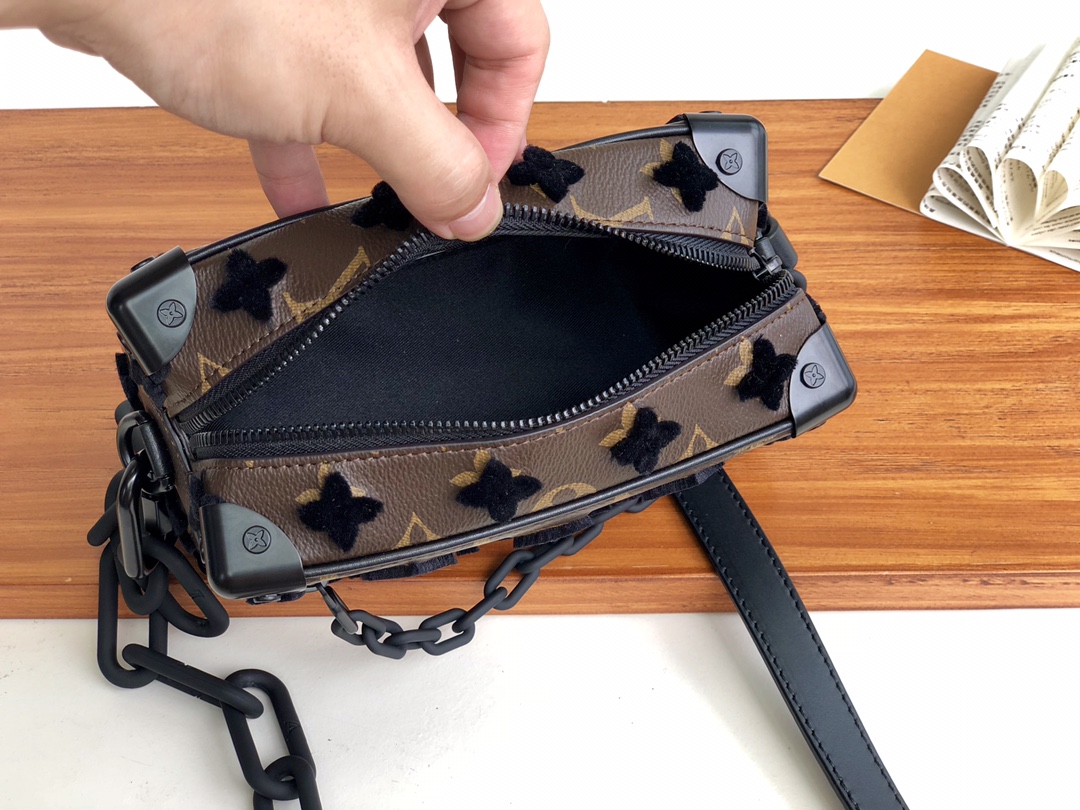 lienzo de monograma de troncal de Louis Vuitton Mini Soft-3