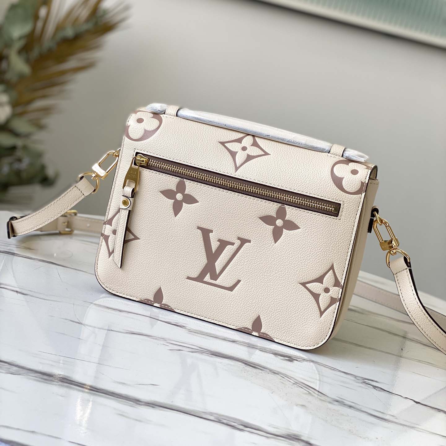 LOUIS VUITTON AAA-Pochette Metis Cream-2