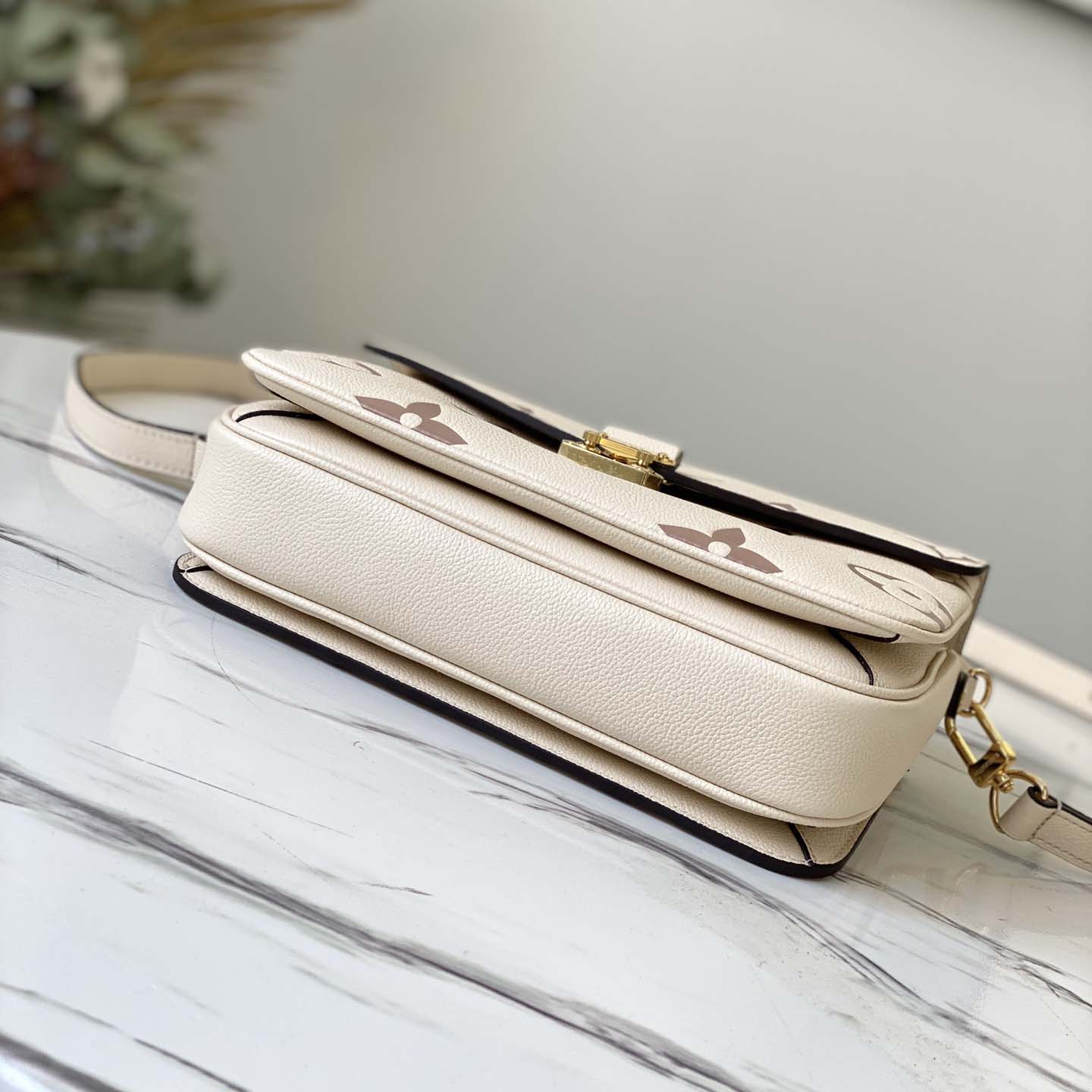 LOUIS VUITTON AAA-Pochette Metis Cream-3