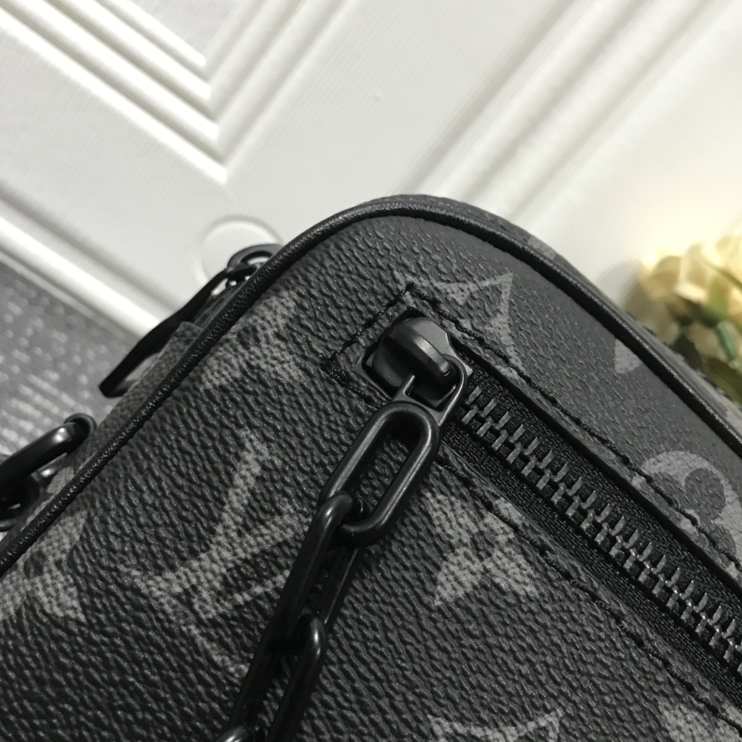 Louis Vuitton Pochette Volga M68321-5