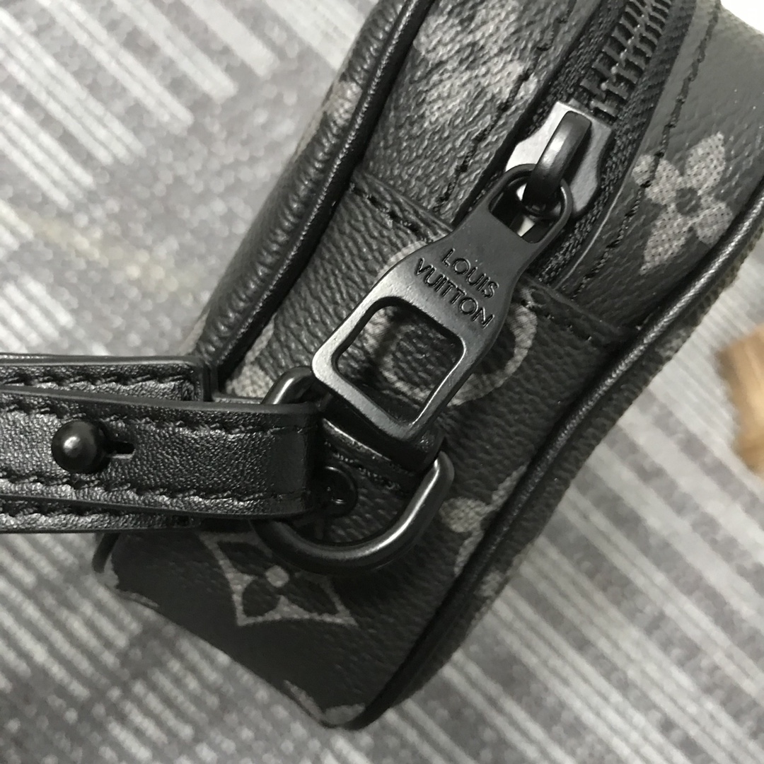 Louis Vuitton Pochette Volga M68321-7