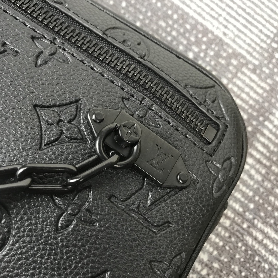Louis Vuitton Pochette Volga M68321-21