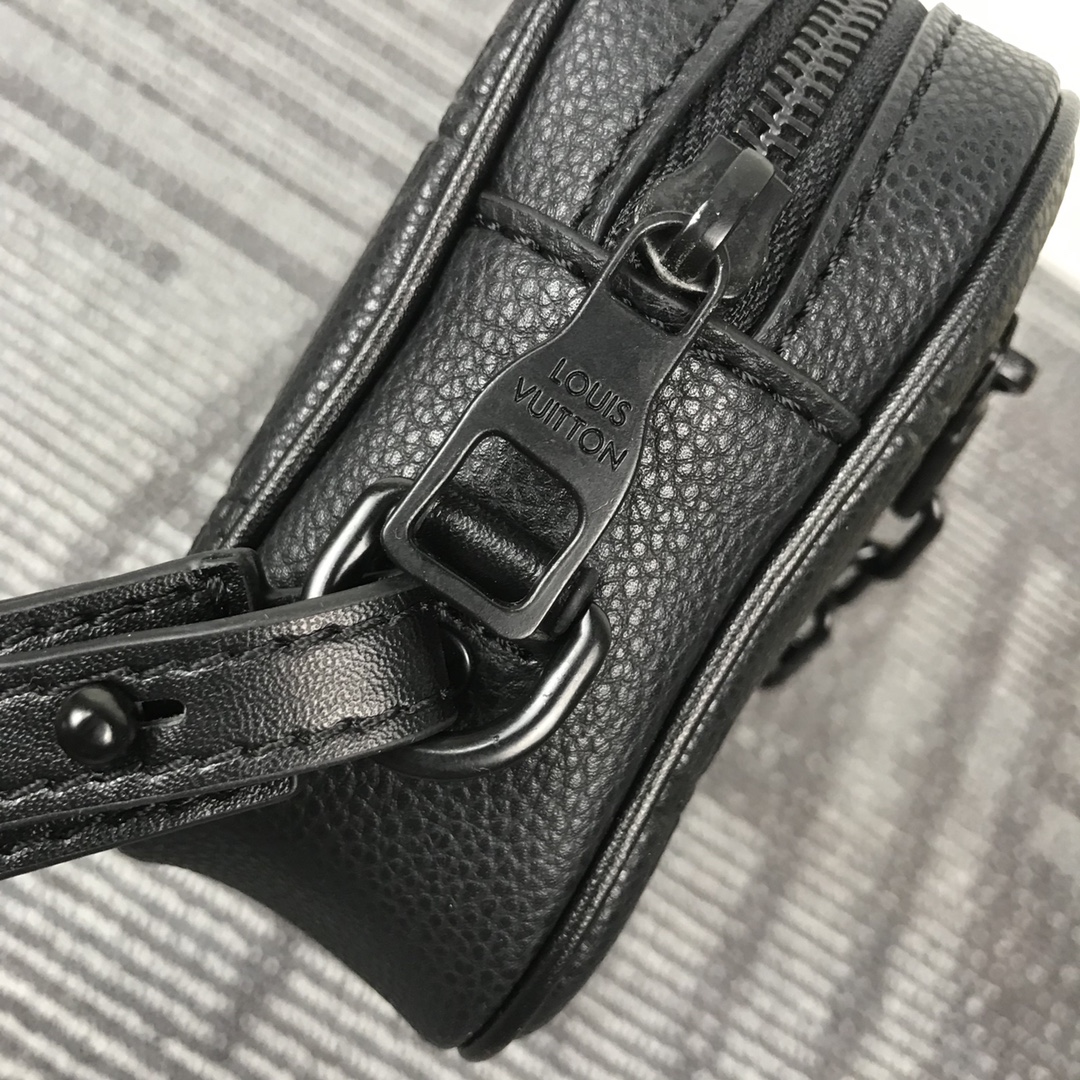 Louis Vuitton Pochette Volga M68321-22