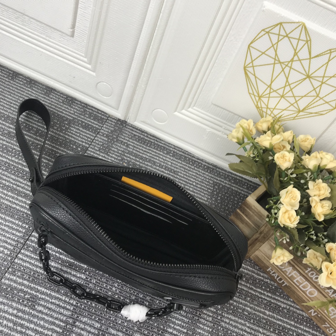 Louis Vuitton Pochette Volga M68321-23