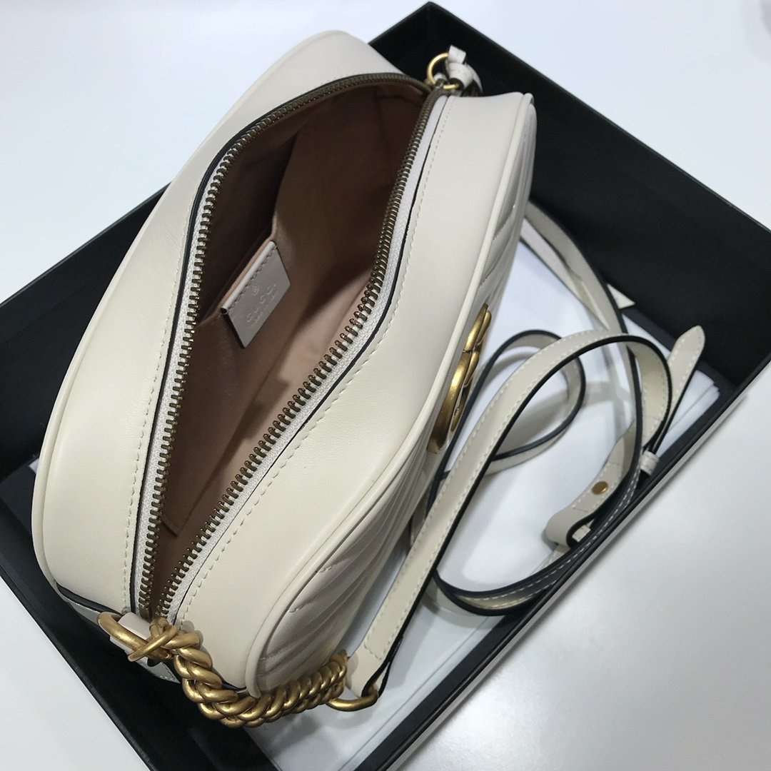 Gucci Marmont Small Matelasse Shoulder Bolsa 447632-7