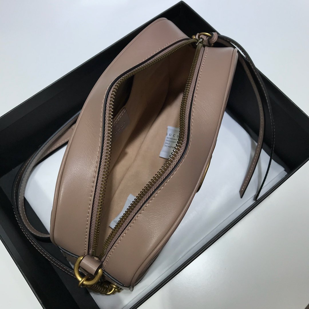 Gucci Marmont Small Matelasse Shoulder Bolsa 447632-8