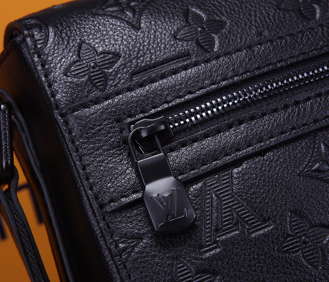Louis Vuitton AAA-Sprinter Messenger M44729-4