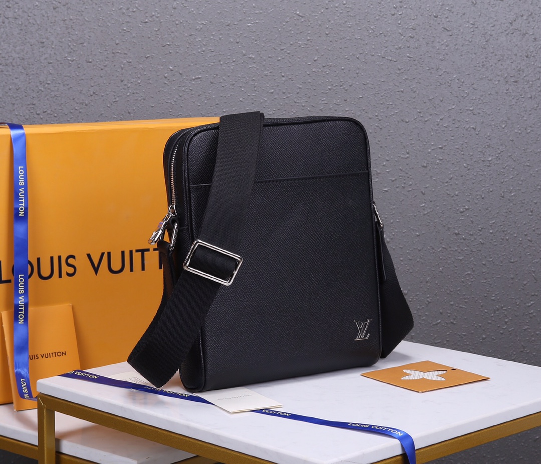 Louis Vuitton Alex Messenger BB M30265-1