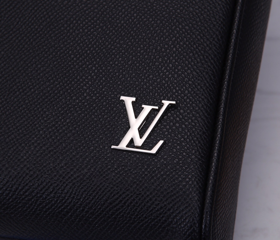 Louis Vuitton Alex Messenger BB M30265-4